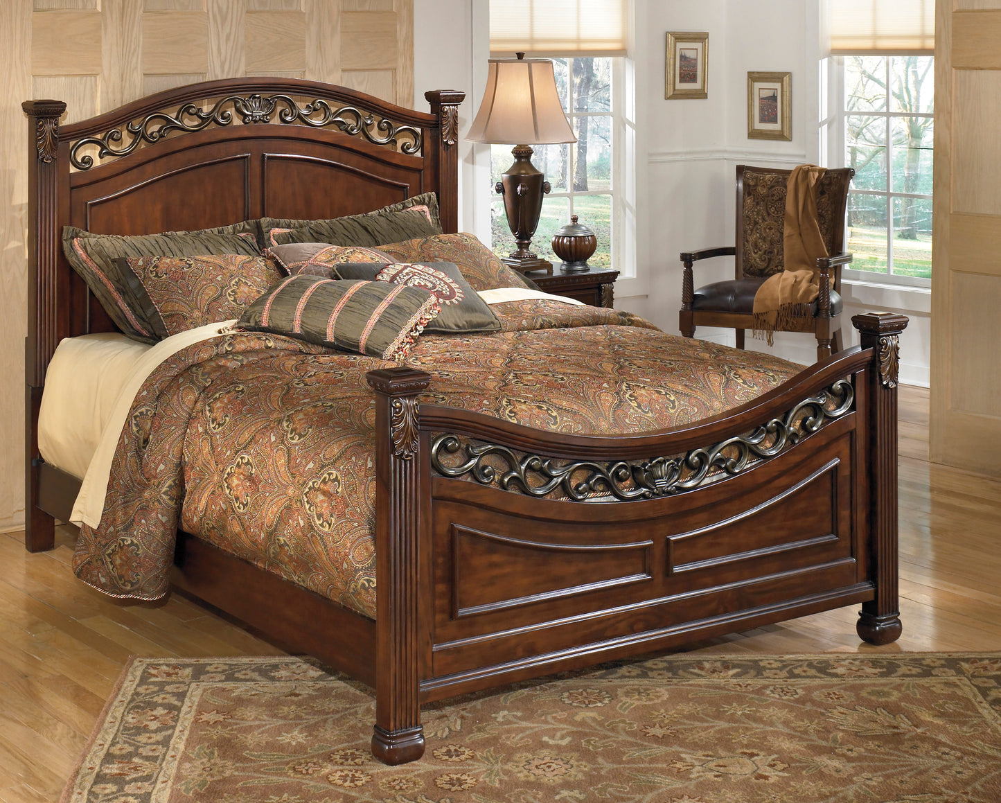 Ashley Leahlyn E King Panel Bed in Warm Brown