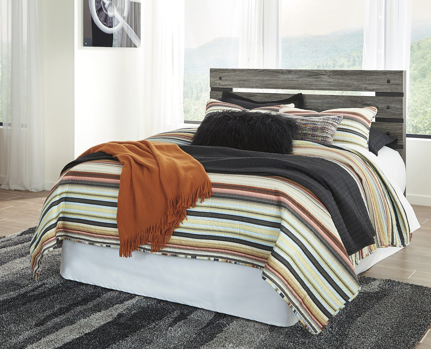 Ashley Cazenfeld E King panel Headboard In Black/Gray