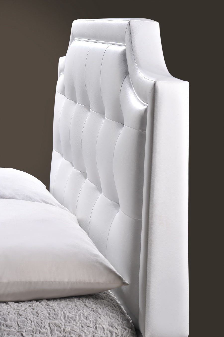 Transitional Upholstered Full Size Bed in White Faux Leather