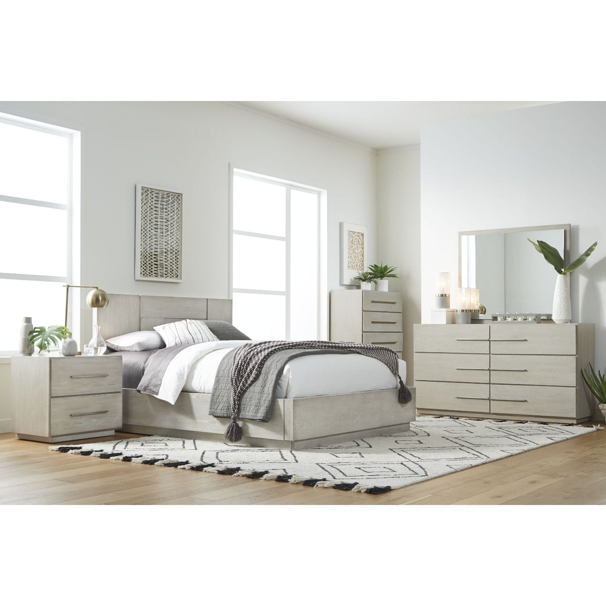 Modus Destination 5PC E King Panel Bedroom Set w 2 Nightstand in Cotton Grey