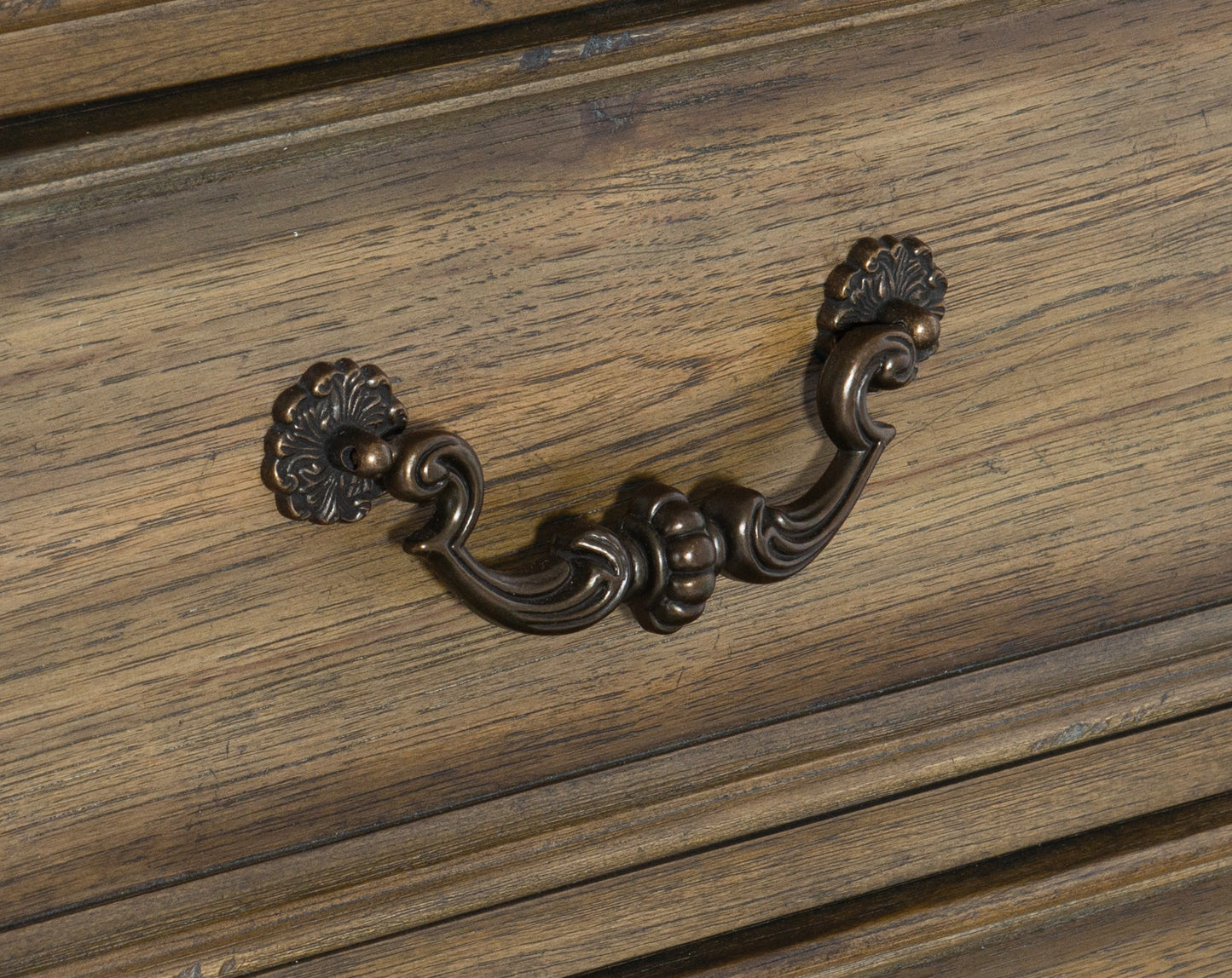 Homelegance Dresser Weathered Pecan Traditional Style with Elegant Accents 1693-4