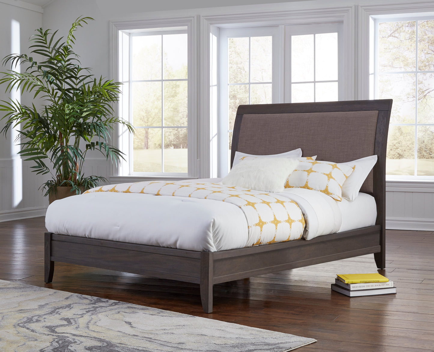 Modus City II Cal King Bed in Dolphin