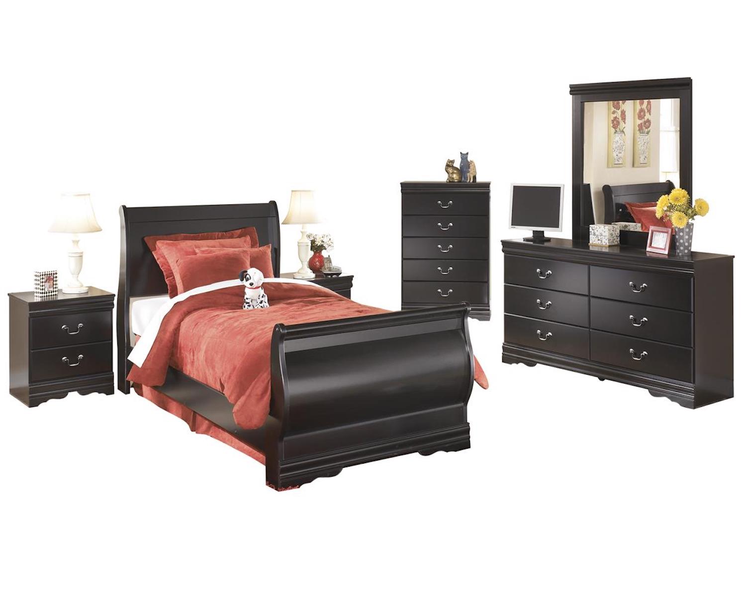 Ashley Huey Vineyard 6 PC Full Sleigh Bedroom Set With Two Nightstand & Chest In Black