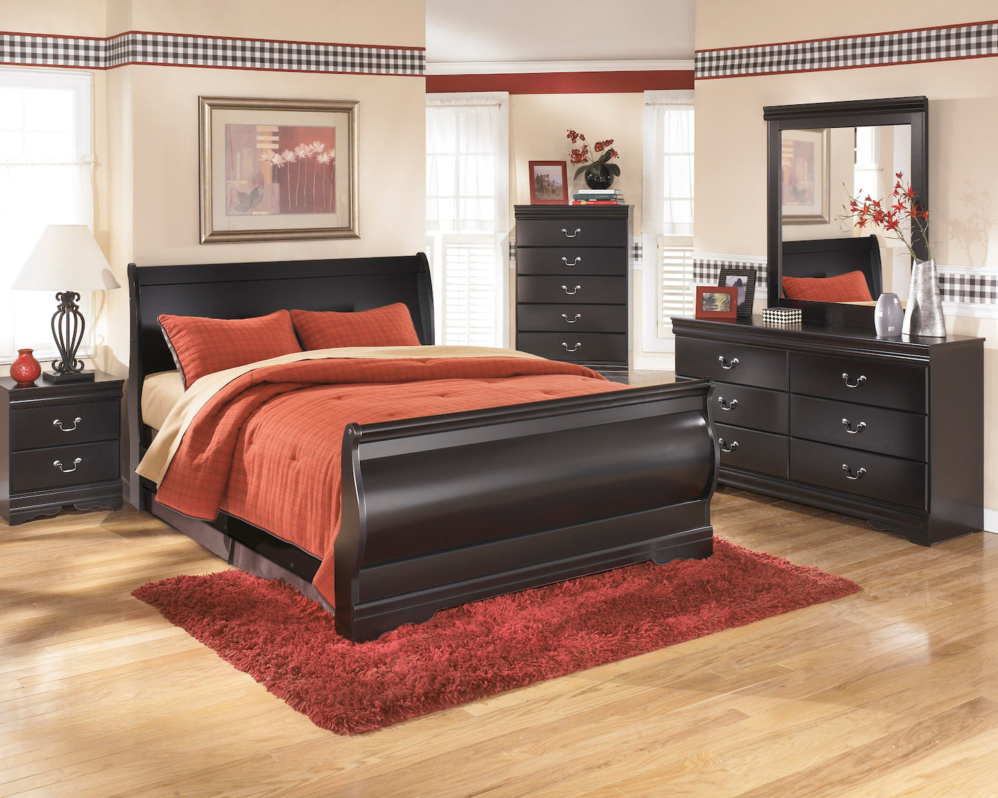Ashley Huey Vineyard 5PC Queen Sleigh Bedroom Set With Two Nightstands In Black