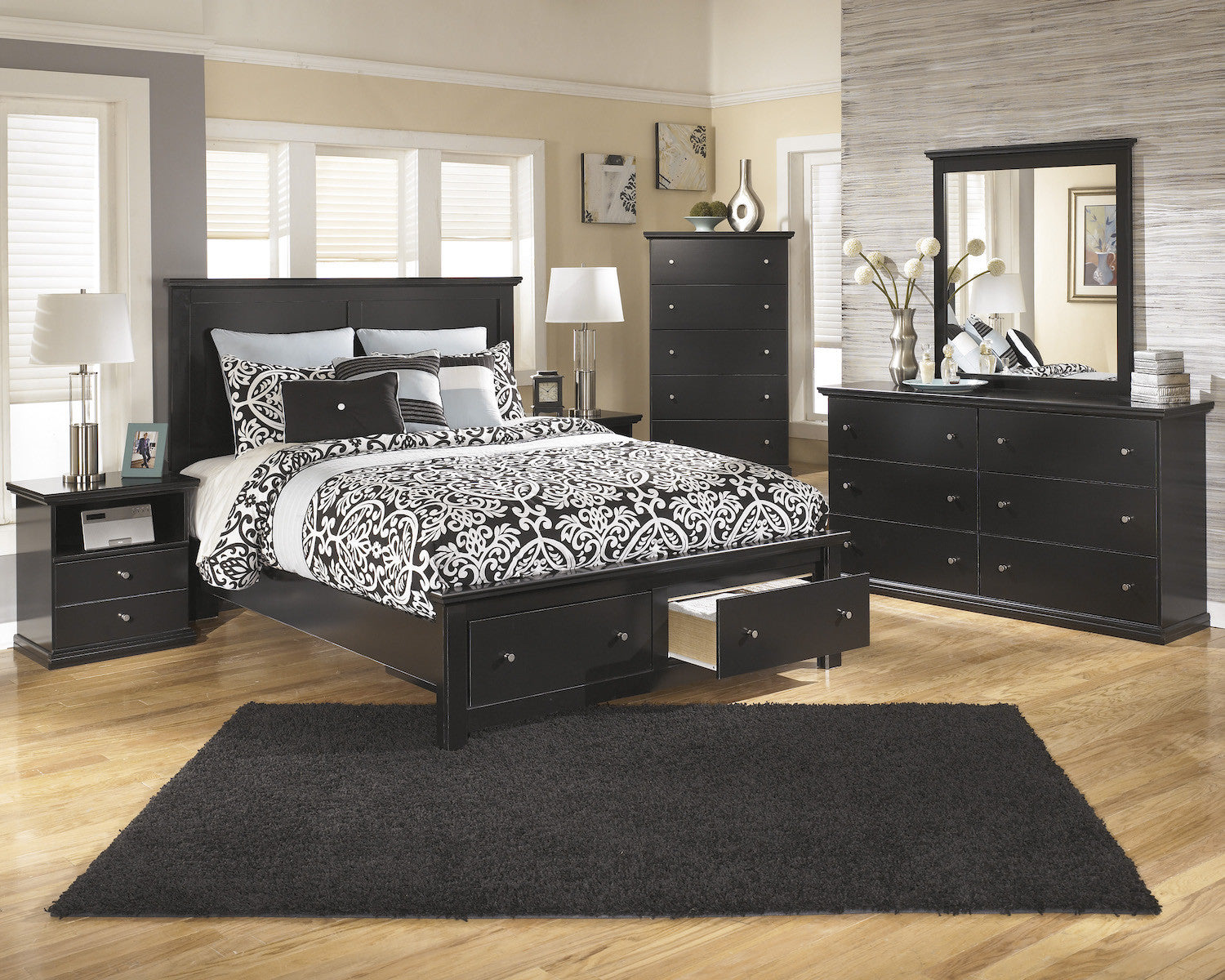 Ashley Maribel 5 PC Queen Storage Bed Bedroom Set with Chest in Black
