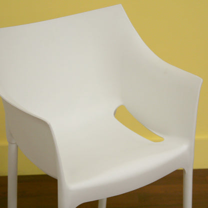 Modern 4 Dining Chairs in White Molded Plastic bxi3025-15