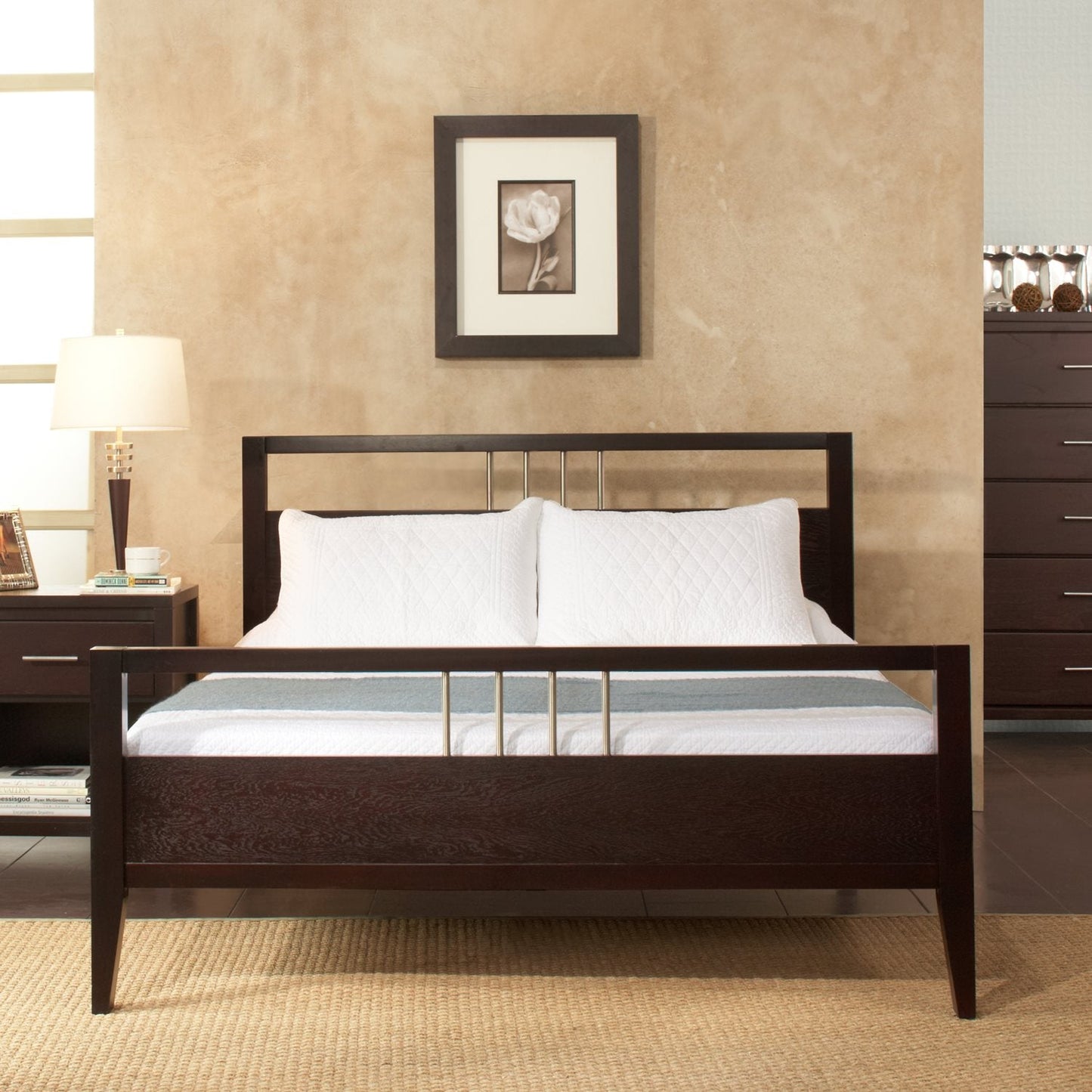 Modus Nevis E King Platform Bed in Espresso